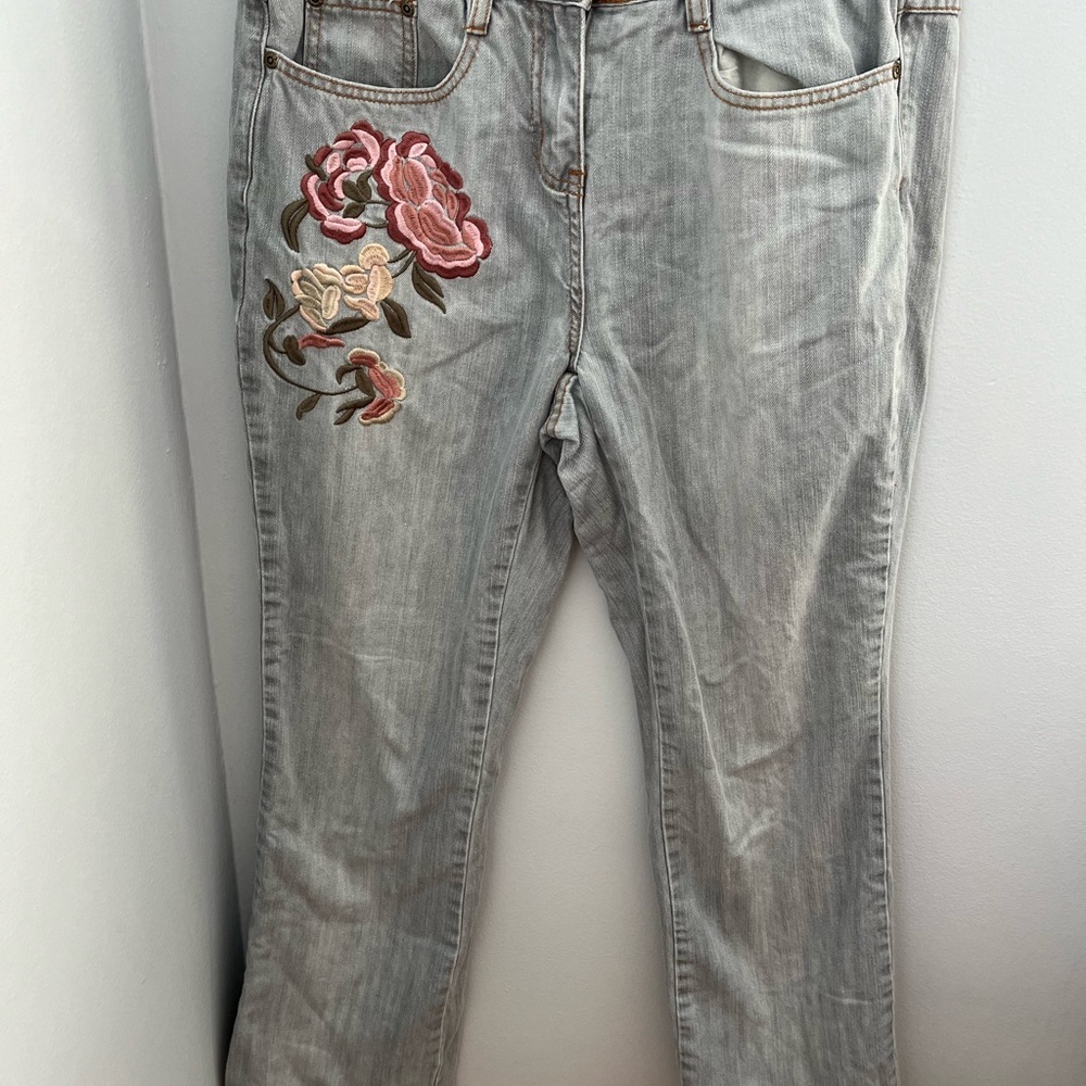 Boot-Cut Light Gray Jeans with Pink Floral Embroidery